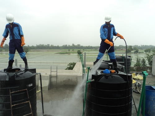 water tank cleaning